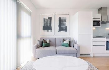 East London Skies Holiday Home