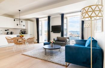 The Riviera Breeze Holiday Home