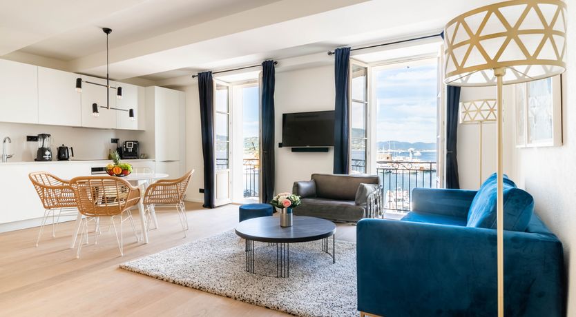 Photo of The Riviera Breeze