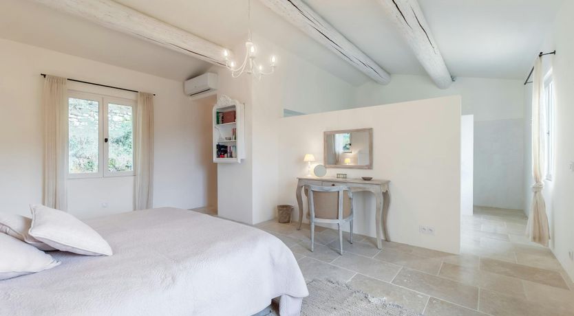 Photo of Little Luberon