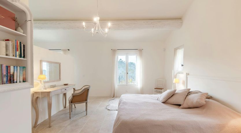 Photo of Little Luberon