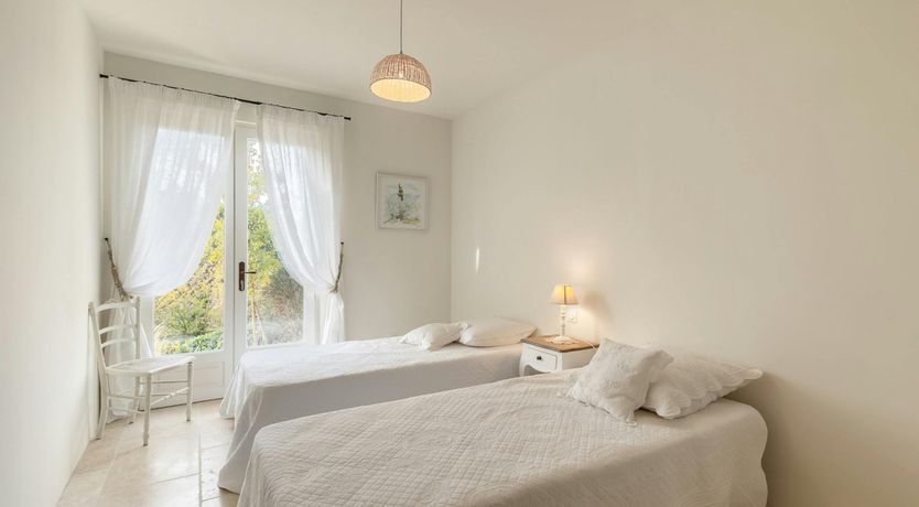 Photo of Little Luberon