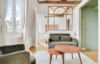 Batignolles Set Holiday Home