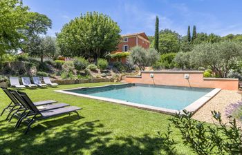 The House of Happiness Holiday Home