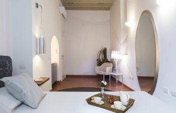 Noble Florals Holiday Home