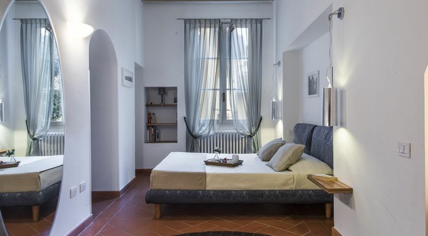 Photo of Noble Florals