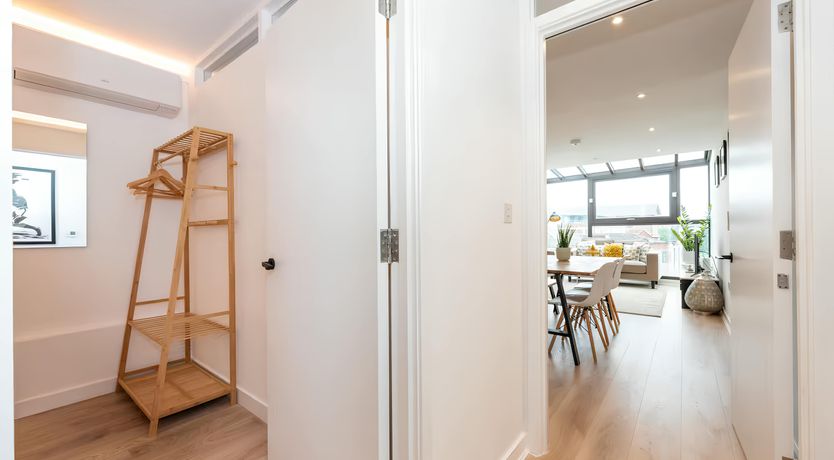 Photo of Farringdon Flight