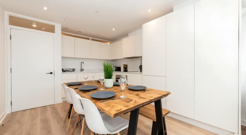 Photo of Farringdon Flight