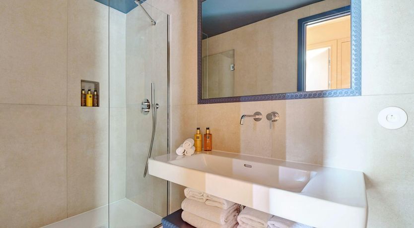 Photo of Coral & Moss