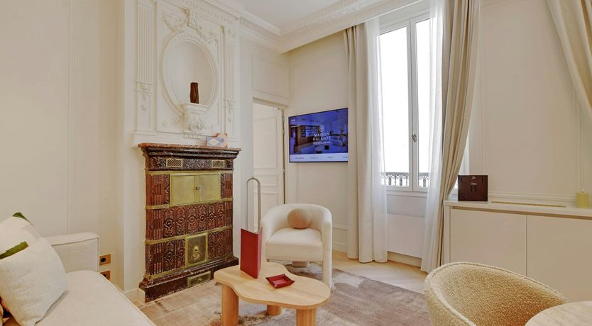 Photo of Elegant Views