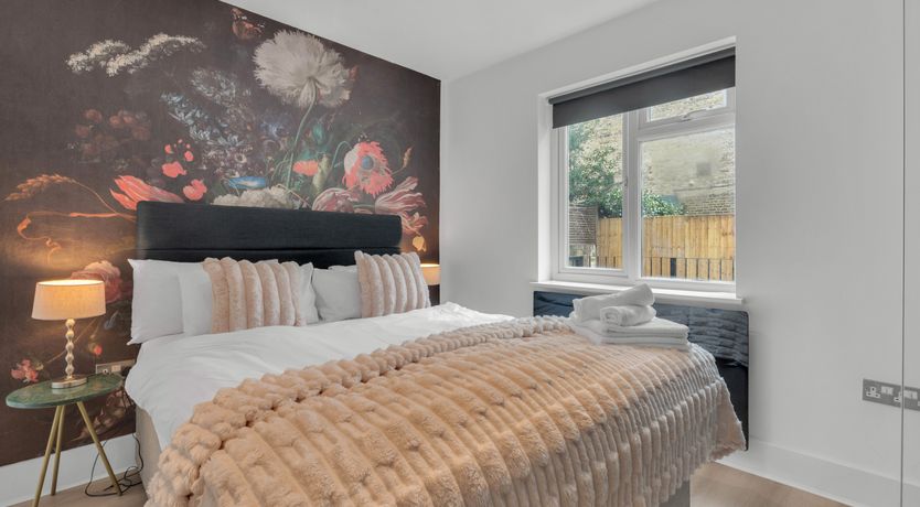 Photo of Golden Shadow