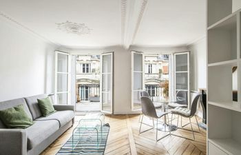 The Golden Entrance Holiday Home