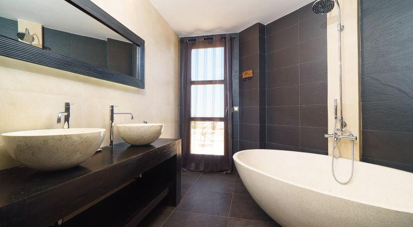 Photo of Views Of The Elephant