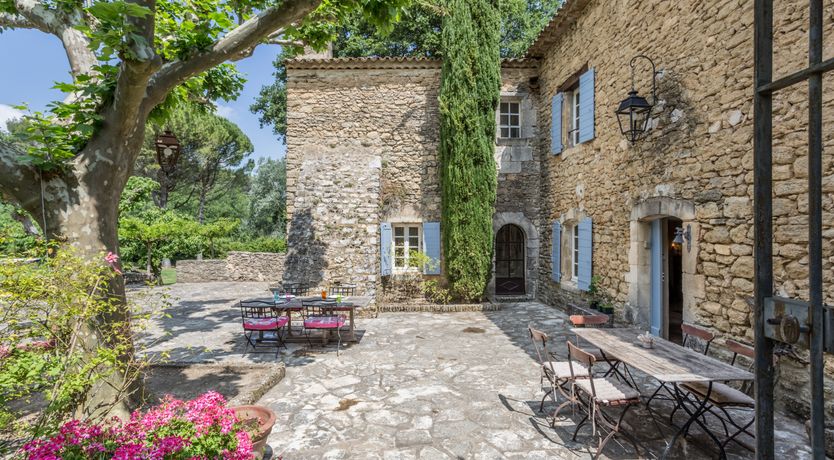 Photo of Champagne & Roses