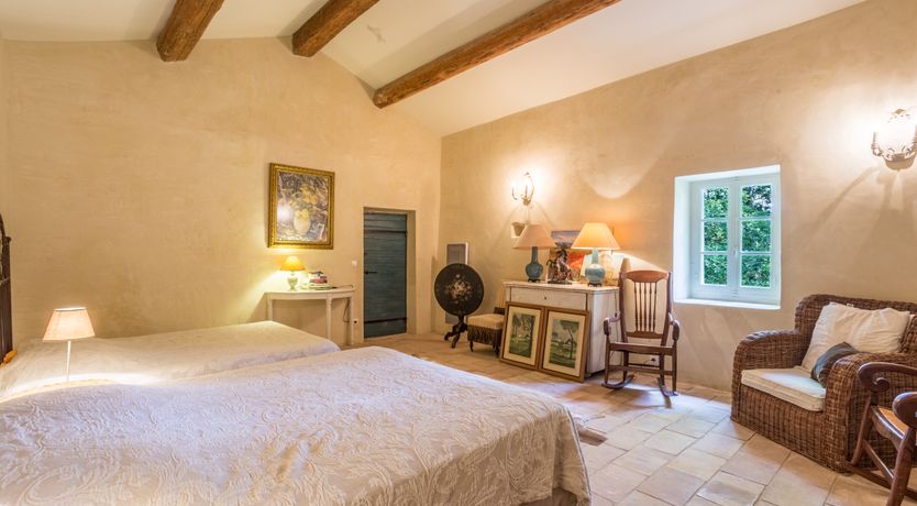 Photo of Champagne & Roses