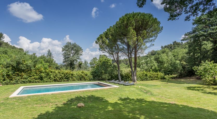 Photo of Champagne & Roses