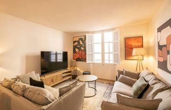 The Regal Haven Holiday Home