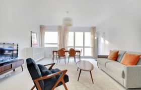 Photo of avenue-horizon