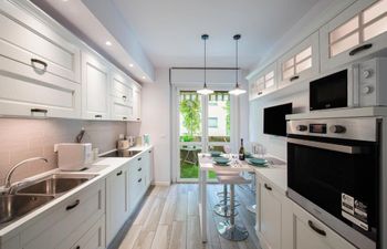 Lombardy Living Holiday Home