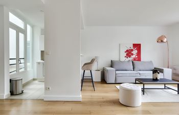 Elegance in Paris Holiday Home