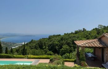 Vineyards & Olive Groves Holiday Home