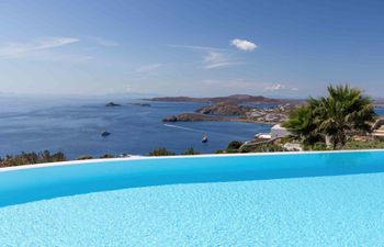 Azure Panorama Holiday Home