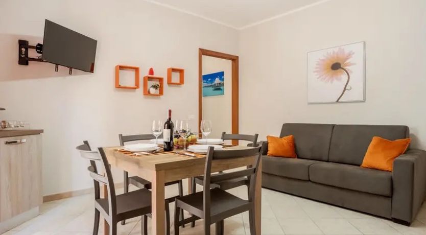 Photo of Balestrate Base