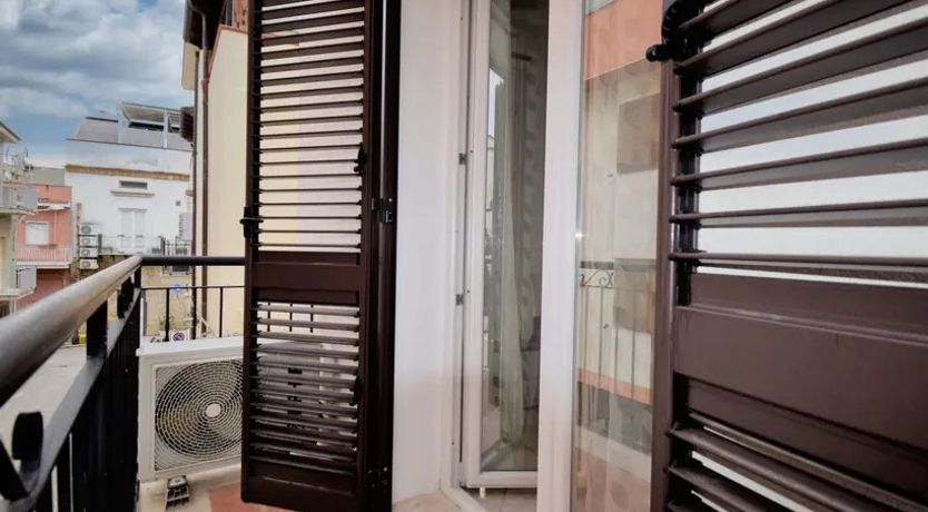 Photo of Balestrate Base