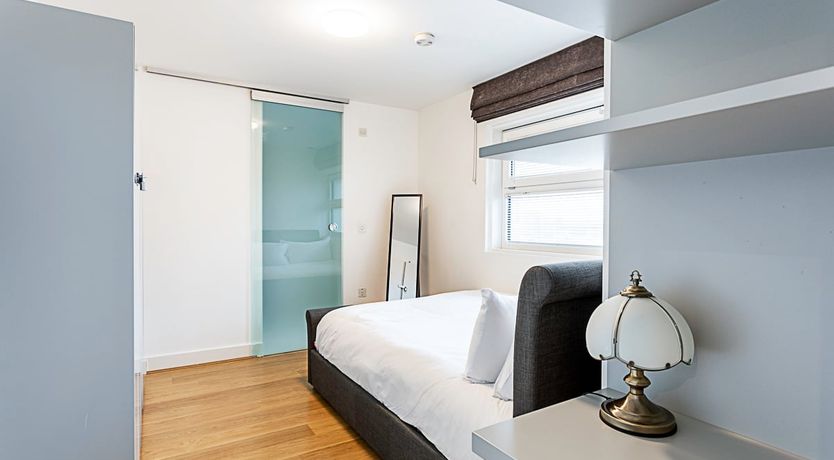 Photo of The Regal Crown