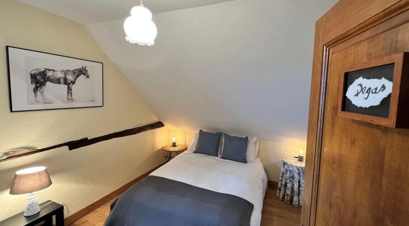 Photo of Gilded Sunburst