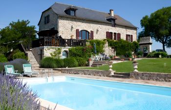 Gilded Sunburst Holiday Home