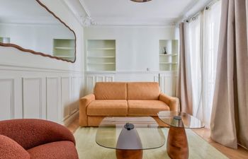 Paris Freedom Holiday Home