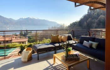 Peak Vista Holiday Home