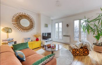 Mornings in Paris Holiday Home