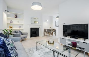 Upstager Holiday Home