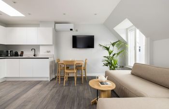 Piccadilly Place Holiday Home