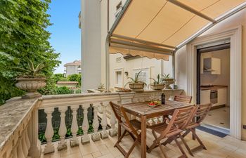 Luminous Abode Holiday Home