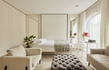 White City Way Holiday Home