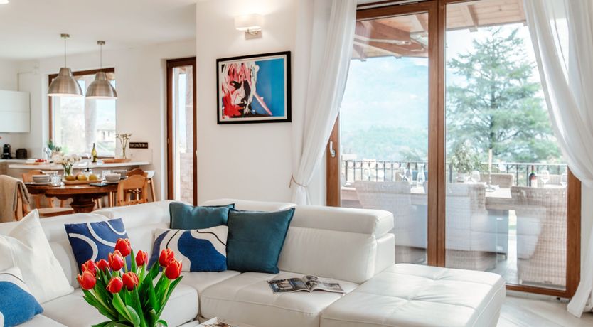 Photo of Como Jewel