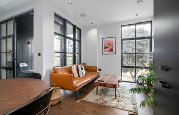 East London Attitude Holiday Home