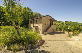 Picturesque Embrace Holiday Home