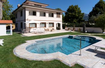 Seaside Echo Holiday Home