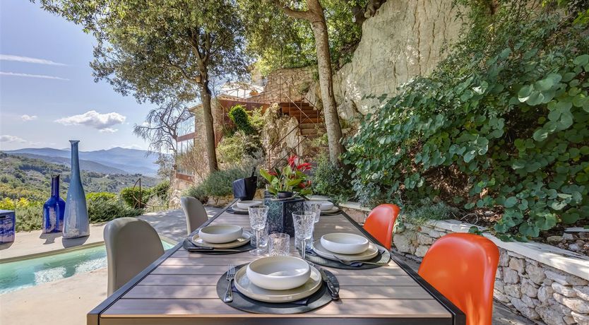 Photo of Old Olive Shade