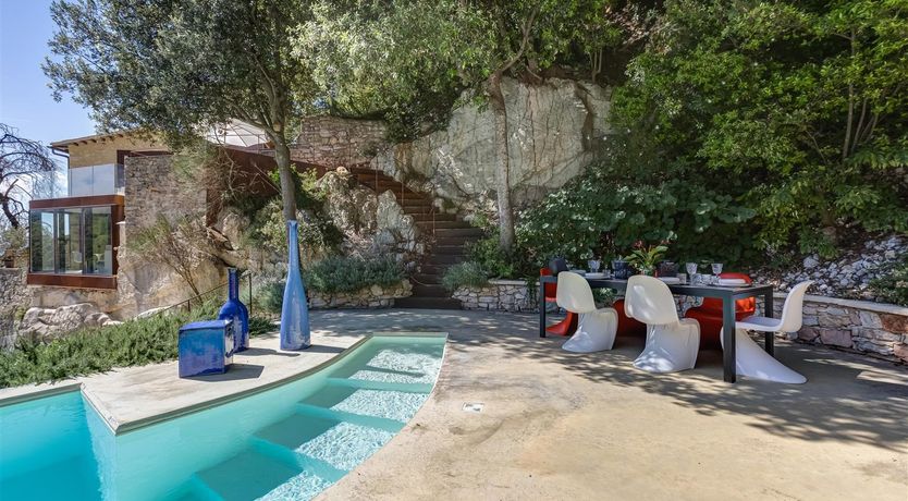 Photo of Old Olive Shade