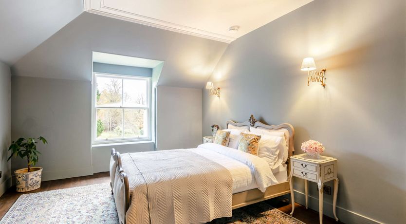 Photo of Donview Manor