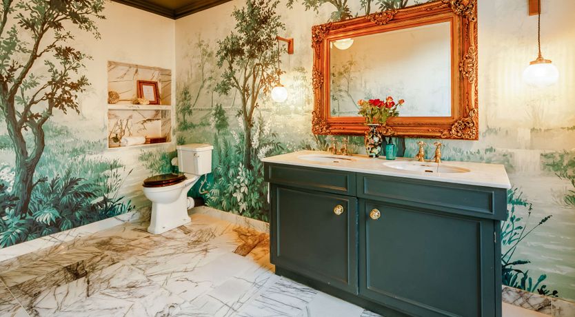 Photo of Donview Manor