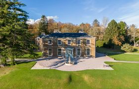 Photo of donview-manor