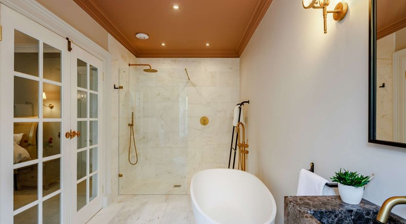 Photo of Donview Manor