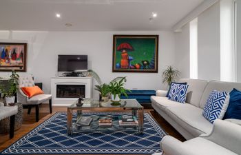 Acton Abode Holiday Home