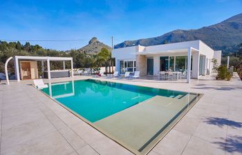 Elegant Ivory Holiday Home